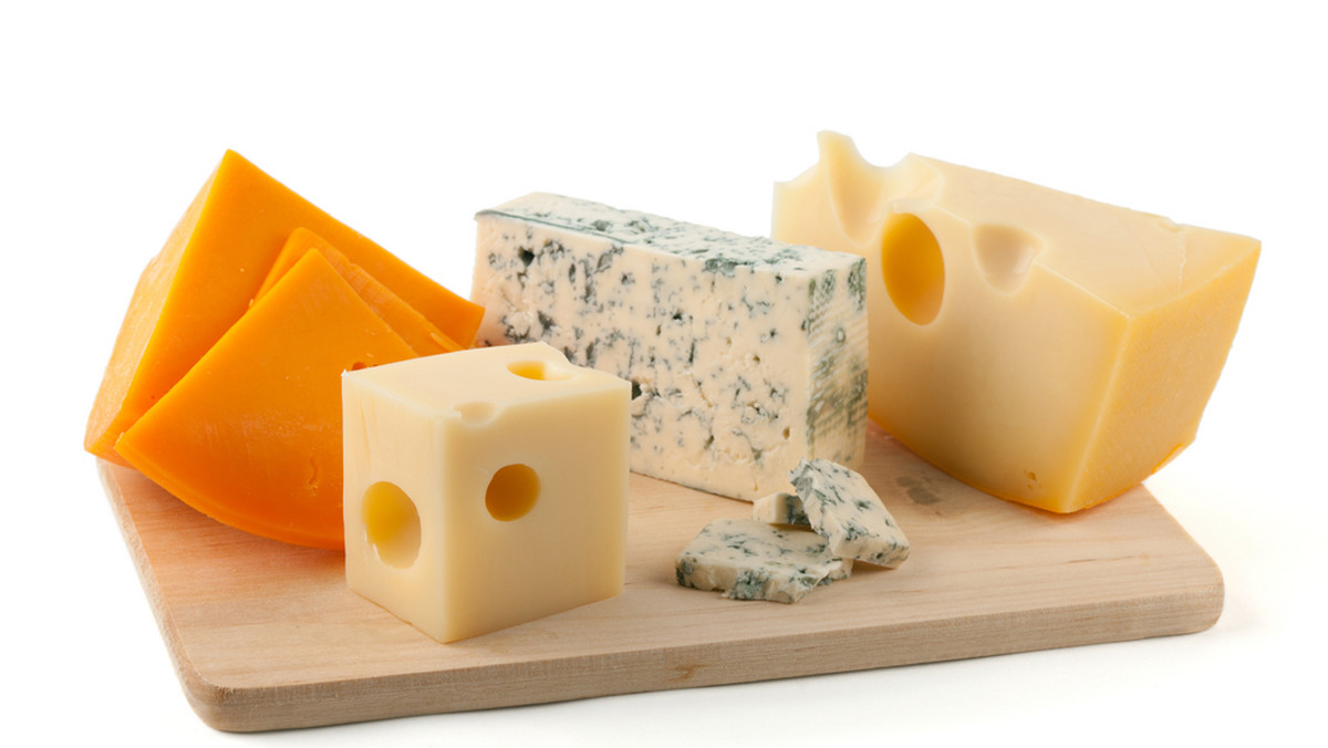 Jedzenie sera może zapobiegać próchnicy – ogłosili naukowcy z Academy of General Dentistry w Stanach Zjednoczonych. Jak to możliwe?