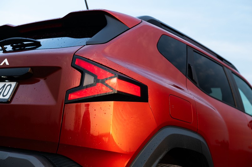 Dacia Duster hybrid 155