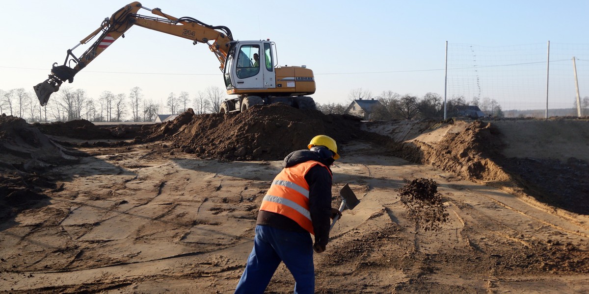 Bardzo mocno stopniały plany włączania do ruchu nowych szybkich dróg w roku 2020. Brakuje jednej z najważniejszych inwestycji – południowej obwodnicy Warszawy - pisze "Rzeczpospolita".