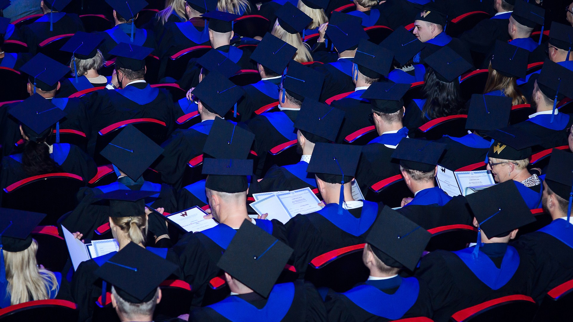 Collegium Humanum - graduacja absolwentów