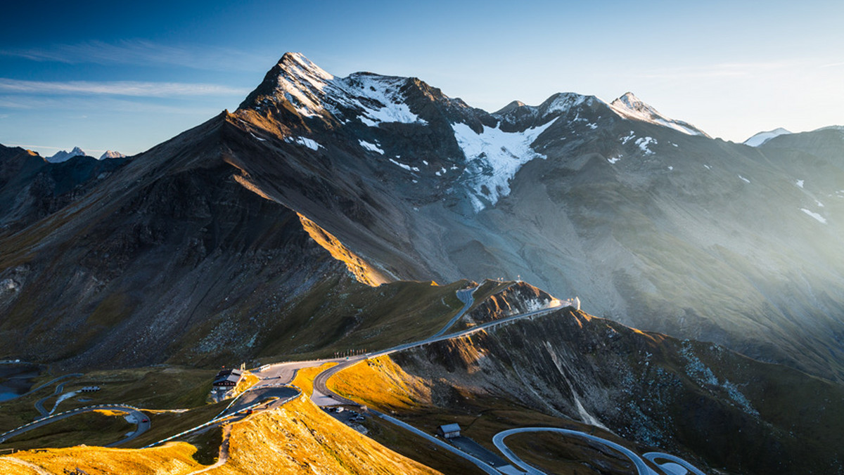 Góry w Szwajcarii - podział. Alpy Szwajcarskie, Fryburskie i Retyckie