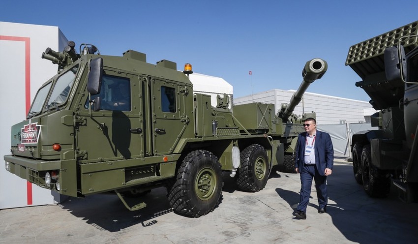 Ruska samohodna haubica "malva" na vojno-tehničkom forumu "Armija 2023" u Kubinki 17. avgusta 2023.