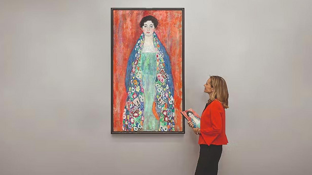 Uważany za zaginiony od prawie 100 lat "Portret panny Lieser" autorstwa Gustava Klimta trafi na aukcję w Wiedniu.