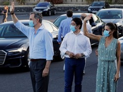 Klasa to nie kwestia ceny. Królowa Hiszpanii w sukience z sieciówki za 70 zł. Kochamy to!