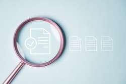 Umowa o pracę a zatrudnienie B2B. Problem istnieje, ale leży gdzie indziej