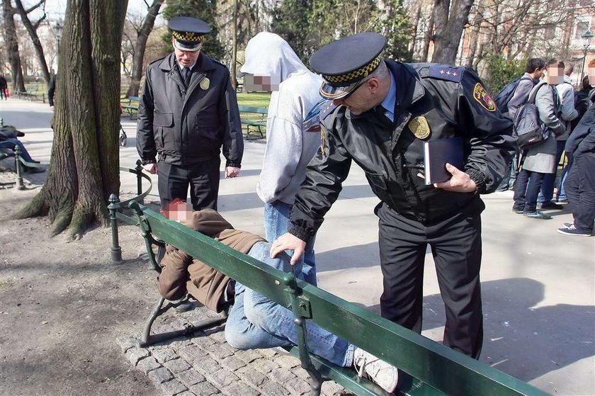 Strażnicy robią porządek w mieście