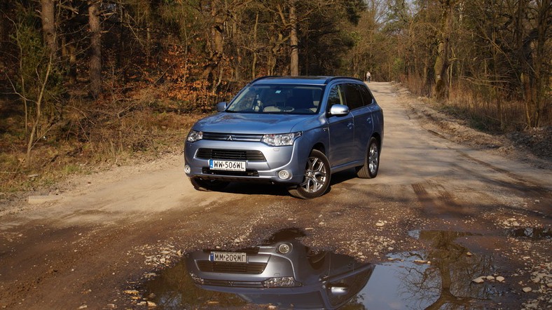 Wygodny SUV pod napięciem - Mitsubishi Outlander PHEV