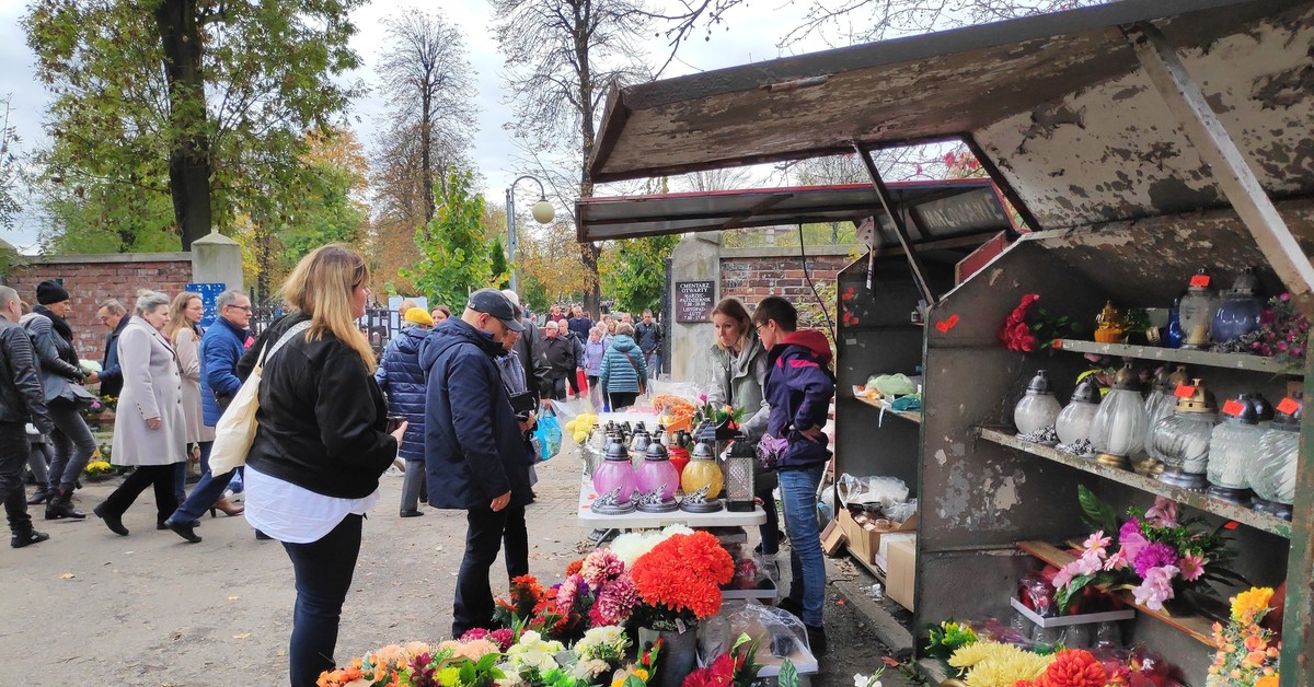 Ekspert nie ma wątpliwości: te znicze powinny zostać wycofane ze sprzedaży