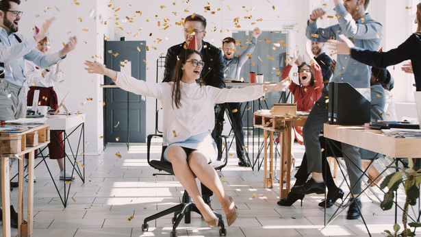 Red,Epic-w,Happy,Fun,Young,Brunette,Business,Woman,Celebrating,Birthday