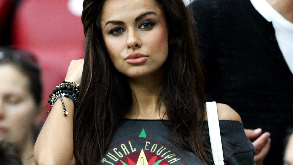 Od kiedy Natalia Siwiec jest na ustach wszystkich, to nie narzeka na brak propozycji. "Miss Euro 2012" w krótkim czasie z osoby niemalże anonimowej, stała się postacią, która dostaje oferty godne największych polskich gwiazd show biznesu...