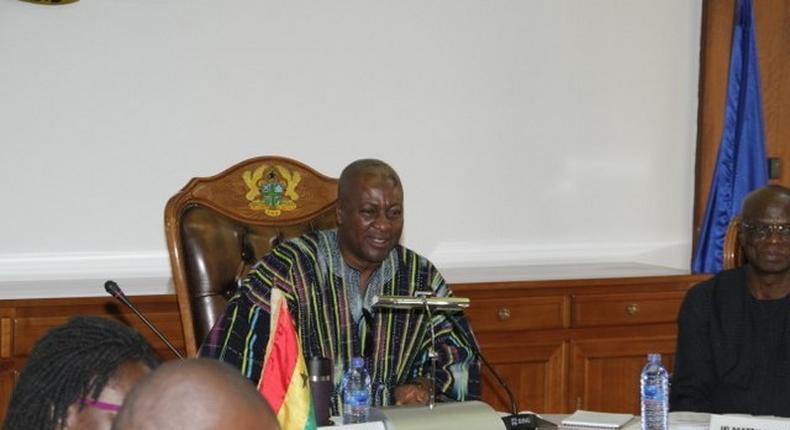 ___5989629___https:______static.pulse.com.gh___webservice___escenic___binary___5989629___2017___1___4___9___03-president-mahama-chairs-last-cabinet-meeting-at-the-flagstaff-house_31705974770_o_1