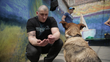 Psy za kratami pomagają więźniom w powrocie do normalności