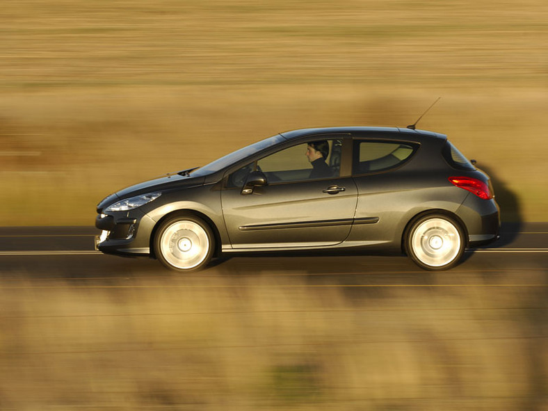 IAA Frankfurt 2007: Peugeot 308 także jako hybryda (3,4 l/100 km)