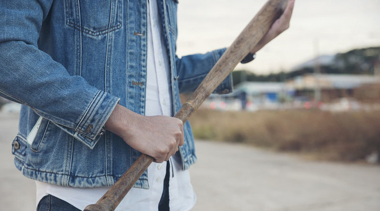 15 lakos támadta meg az önkormányzati képviselőt Berzetén. A képviselő súlyos fejsérüléseket szenvedett / Illusztráció: Shutterstock