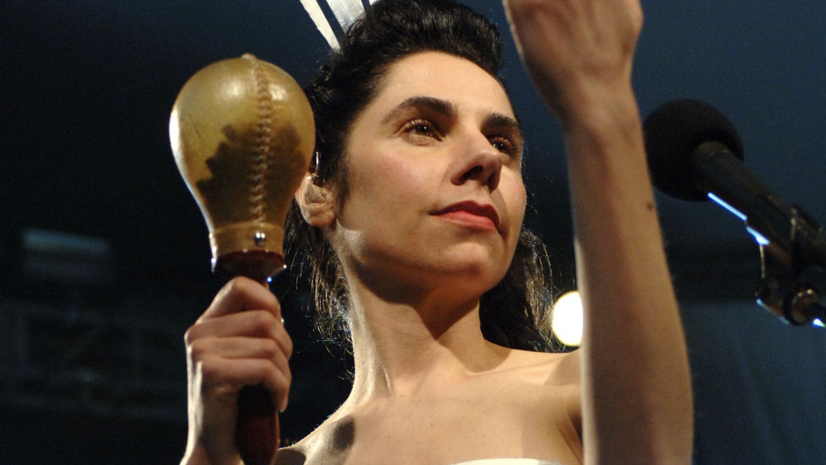 Czy PJ Harvey zostanie pierwszą w historii "muzyczną korespondentką wojenną"? Po premierze płyty "Let England Shake", na której artystka podejmuje temat konfliktów zbrojnych na świecie, współpracę zaproponowało jej londyńskie Imperial War Museum.