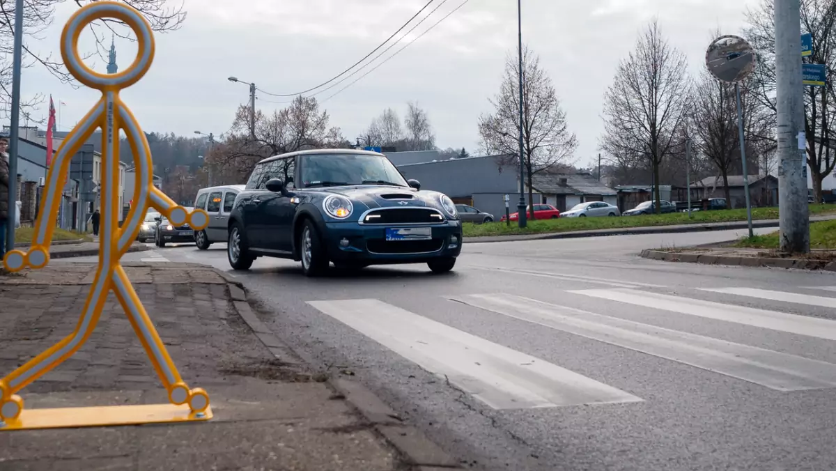 Na ulicach Częstochowy stanęło 10 takich ludzików