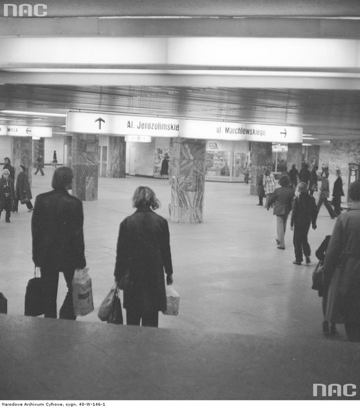 Dworzec Centralny w Warszawie ma 45 lat! Zobacz archiwalne zdjęcia