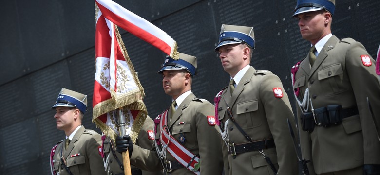 71. rocznica Powstania Warszawskiego. Bronisław Komorowski wręczył odznaczenia