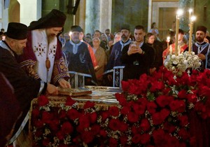 U Hramu Svetog Save na Veliki petak izneta plaštanica