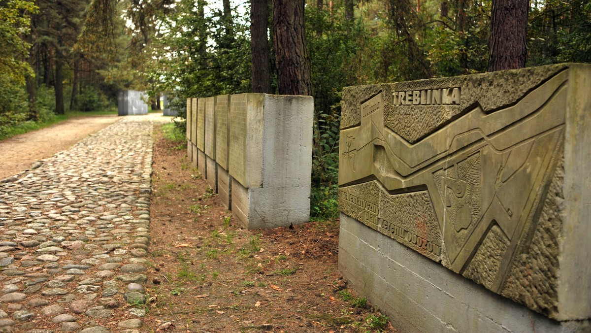 75 lat temu, 1 czerwca 1942 r., w ramach "Akcji Reinhard", której celem była zagłada Żydów w Generalnym Gubernatorstwie, Niemcy rozpoczęli budowę obozu w Treblince. Do czasu jego likwidacji w listopadzie 1943 r. zamordowali w nim blisko 900 tys. Żydów. Ogromna większość z nich, ok. 760 tys., pochodziła z Polski.