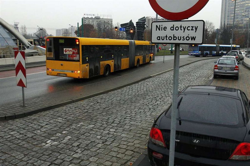 Katowice. Dyrektorze, zamknij te buspasy