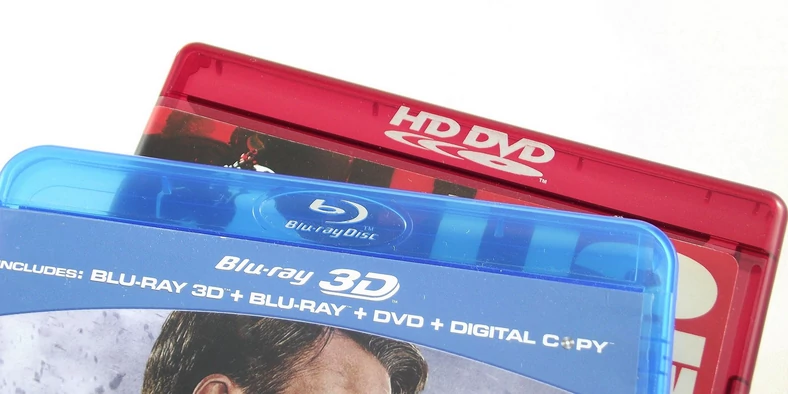 Pudełka HD DVD chciały się mocno wyróżnić od swojego konkurenta - głównie kolorem.