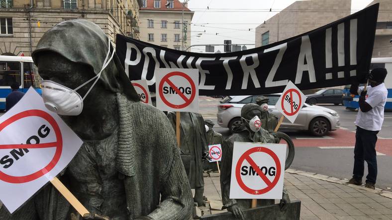 Radny PiS pisze do prezydenta Wrocławia ws. smogu