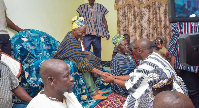 Photos: Bawumia pays homage to Yaa-Naa