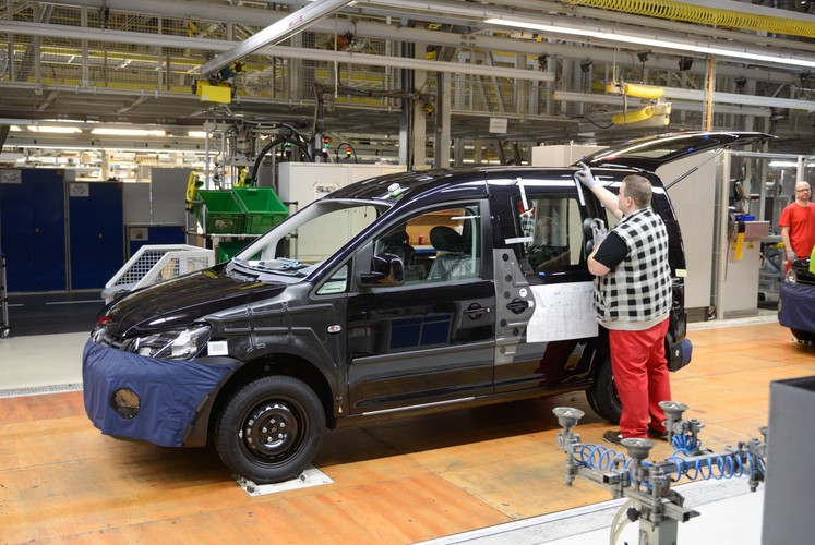 Hale produkcyjne Volkswagen Poznań w Antoninku pod Poznaniem.
<br><br> 
fot.(jk/mr) PAP/Jakub Kaczmarczyk