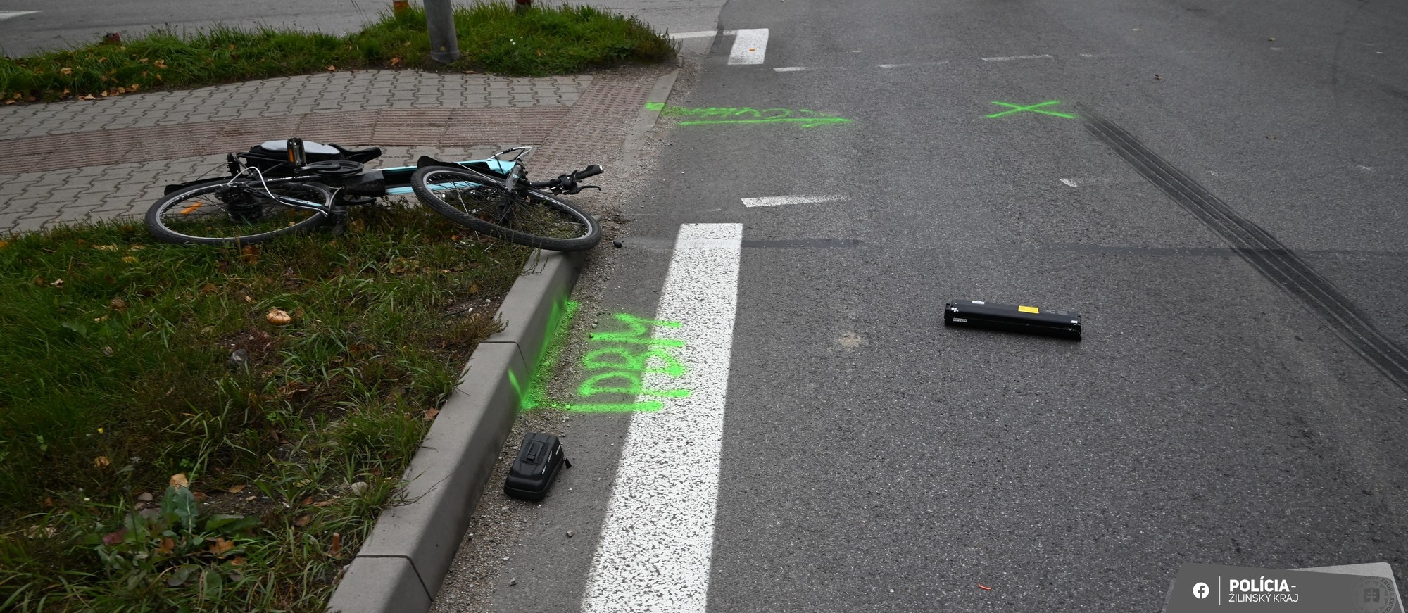 V Radoli zrazilo nákladné auto cyklistku.