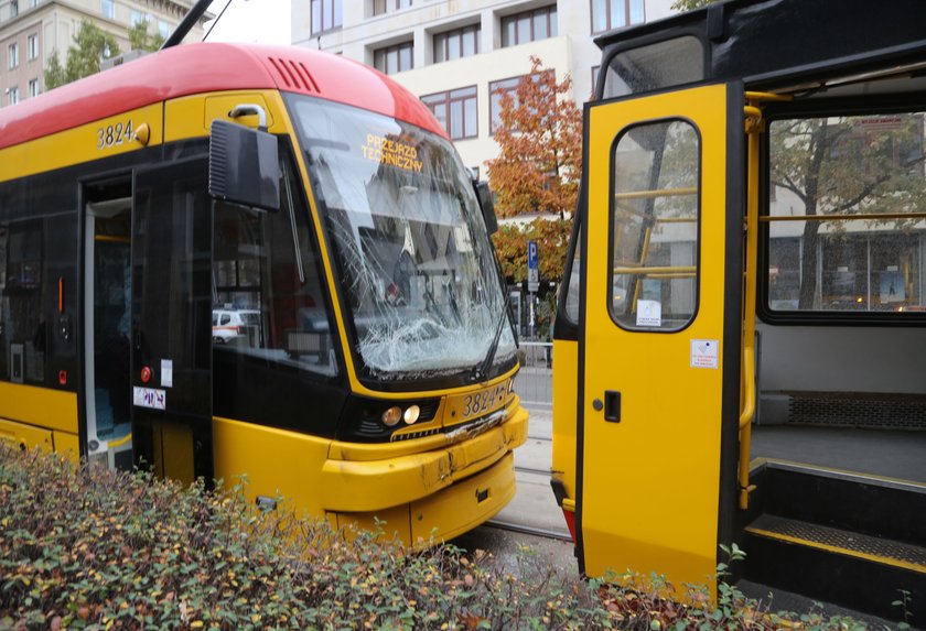 Tramwaje zderzyły się w Warszawie. Wielu rannych. Są utrudnienia