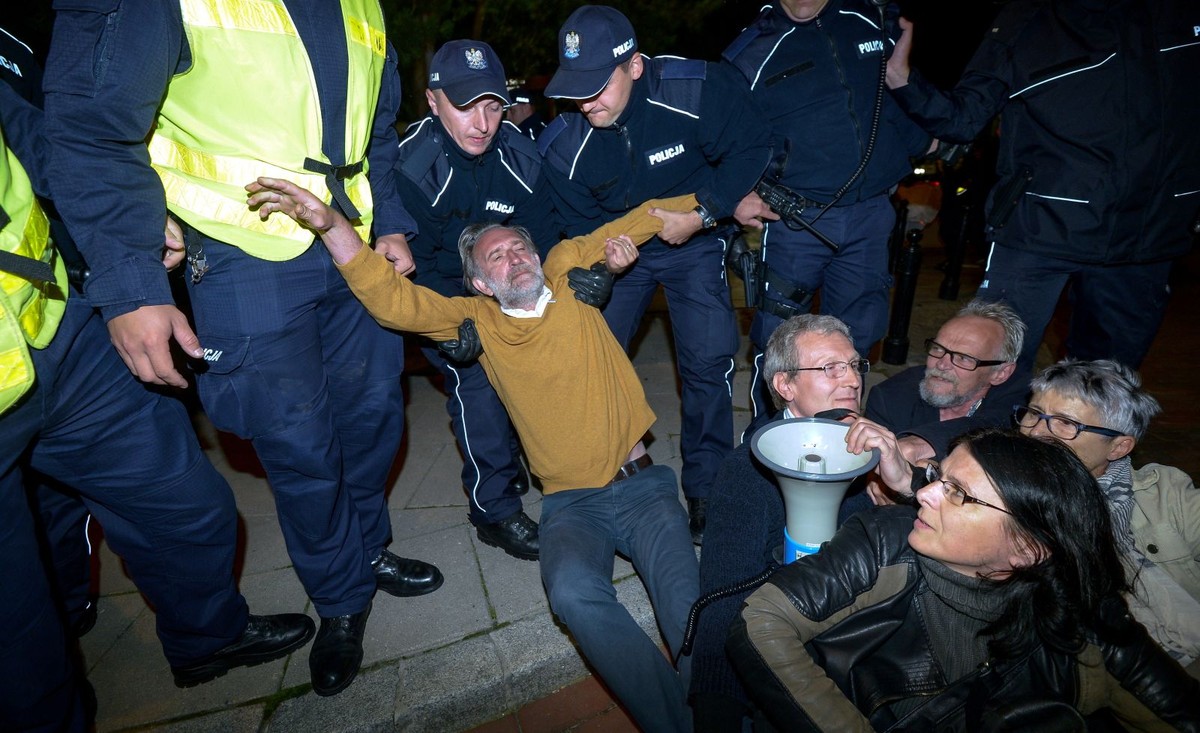 Protest pod Sejmem