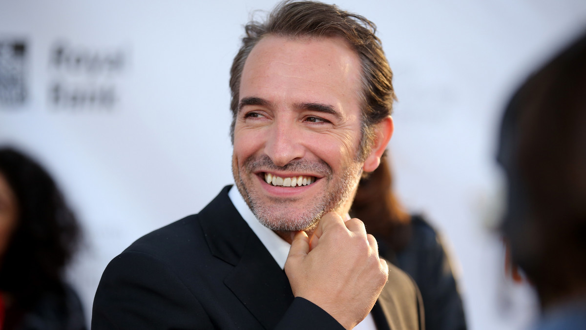 Są tacy, którzy twierdzą, że to najbardziej zmarnowany Oscar ostatnich lat. Jean Dujardin, który otrzymał tę nagrodę za film "Artysta", nie osiągnął później sukcesu w Hollywood. Nie wydaje się jednak, aby w ogóle miał taki zamiar. Z rozbrajającą szczerością przyznaje, że w Stanach jest nikim. Kocha grać w swoim języku, a Francję opuszcza rzadko, bo w pełni satysfakcjonują go role w ojczyźnie. Czyżby Oscar w przypadku Dujardina naprawdę nic nie zmienił?