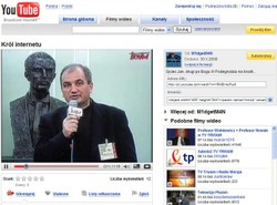 Prawa ręka Rydzyka o "dziewcynie" śpiewa