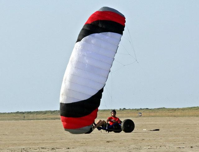 Galeria Buggykiting na największej plaży Europy, obrazek 14