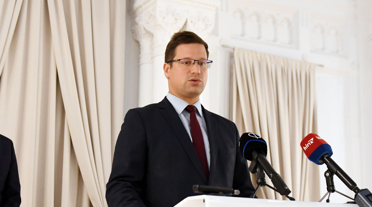 Gulyás Gergely elmondása szerint megállapítható volt, hogy Magyarország a gazdasági újraindítás szempontjából Európa legsikeresebb országai között van / Fotó: MTI/Mészáros János