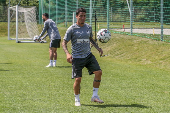 Josue Pesqueira (pomocnik, Hapoel Beer Szewa)