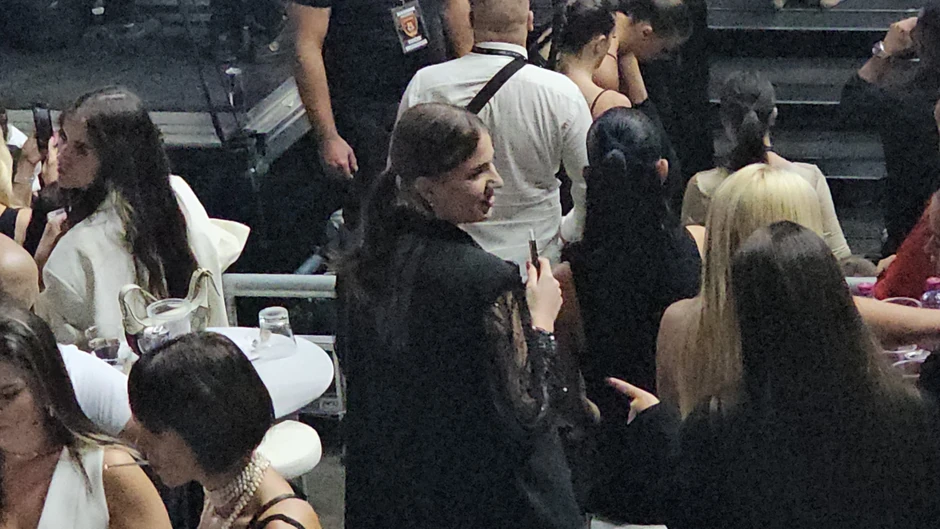 Una Čolić na koncertu Tee Tairović