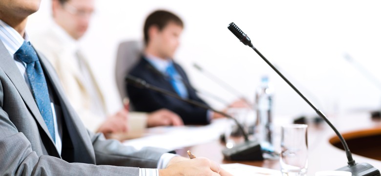 UOKiK bierze się za pokazy dla seniorów. "Nieuczciwe firmy muszą ponosić dotkliwe konsekwencje"