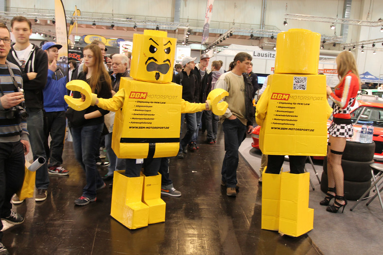 Essen Motor Show 2012 - zwariowane bolidy i szokujące dziewczyny