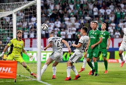 Trzy czerwone kartki, cztery gole, klęska Legii w Radomiu [WYNIKI i TABELA]