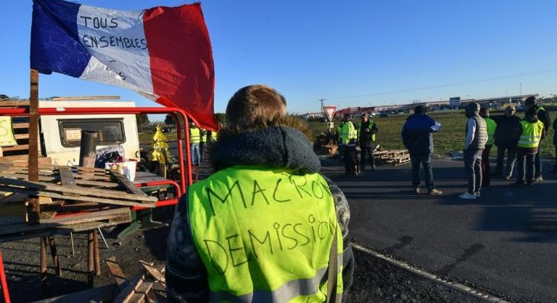 Blockades by anti-government protestors have contributed to private-sector output contracting in France last month, a key survey has showed, while output growth in the eurozone overall hit a four-year low