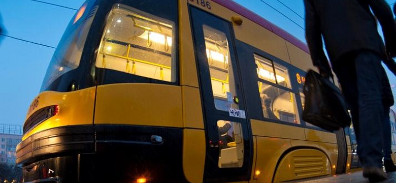 Panika w komunikacji miejskiej. Zatrzymał tramwaj, bo stwierdził, że jedna z pasażerek jest zakażona koronawirusem