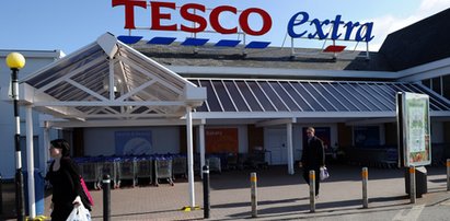 W Tesco sprzedają kranówkę zamiast mineralnej