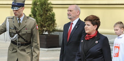 Szydło broni Macierewicza? "Traktuję tę sprawę bardzo poważnie"