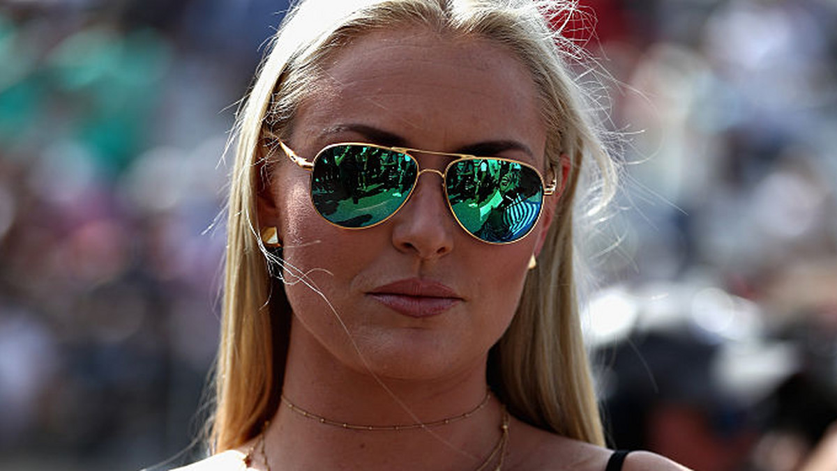 Po fatalnej kontuzji Lindsey Vonn przechodzi rehabilitację i powoli szykuje się do startów w Pucharze Świata. Amerykańska alpejka chętnie dzieli się postępami w treningu, publikując na swoim profilu na Instagramie zdjęcia z ćwiczeń. Jak możemy się przekonać, zdarza jej się trenować w bardzo skąpym stroju.