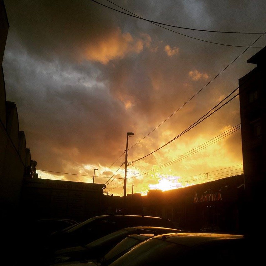 Igra sunčvih zraka i tmurnih oblaka