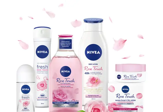 Niezwykłe właściwości wody różanej w linii NIVEA Rose Touch