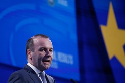 Szef największej frakcji w PE dziękuje Donaldowi Tuskowi za organizowanie demonstracji