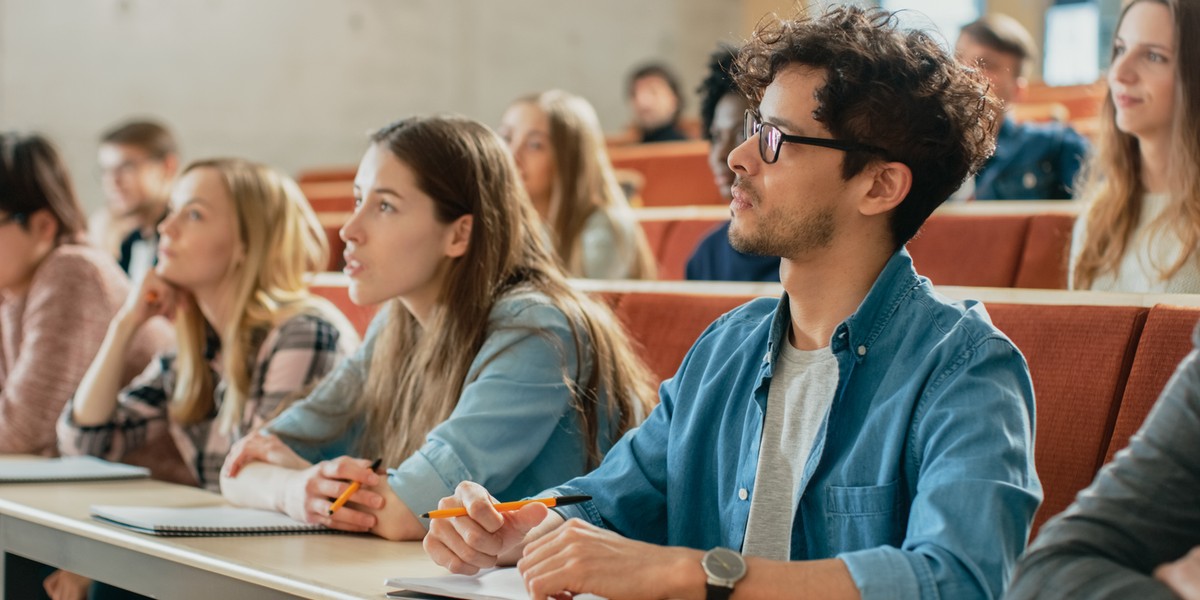 ZUS przypomina o ważnym terminie studentom. Inaczej mogą stracić swoje pieniądze